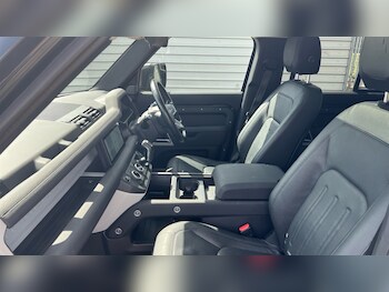 Used Land Rover Defender 2021 for sale - 75472773: Photo