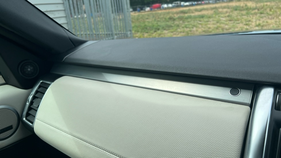 Used Land Rover Discovery 2022 for sale - 76154970: Photo 35