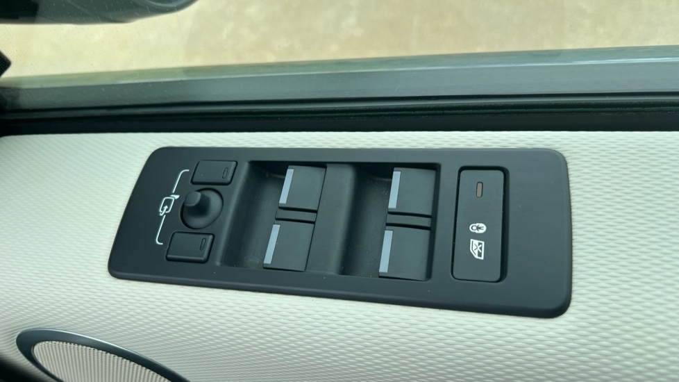 Used Land Rover Discovery 2022 for sale - 76154970: Photo 44