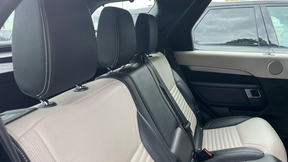 Used Land Rover Discovery 2022 for sale - 76154970: Photo 50