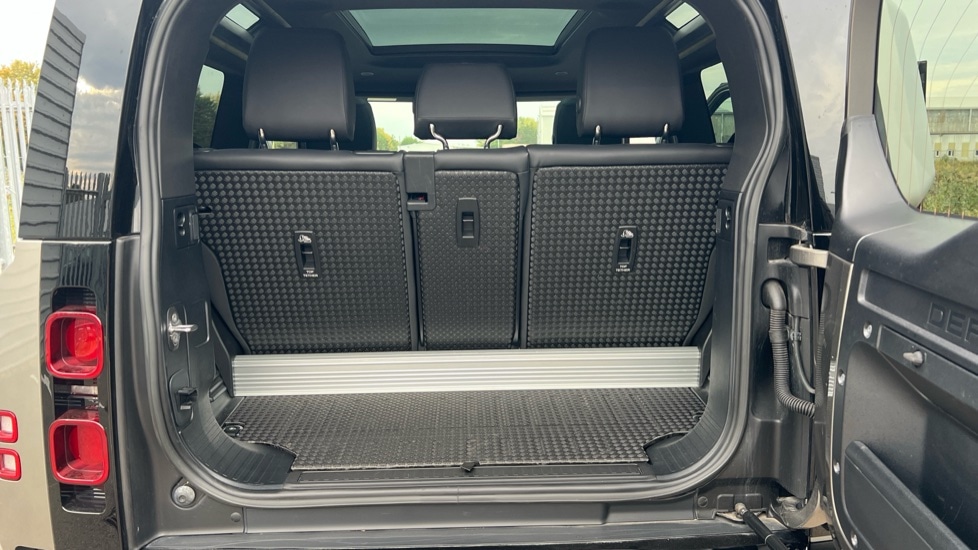 Used Land Rover Defender 2022 for sale - 76104339: Photo 10