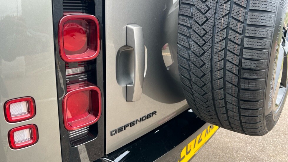 Used Land Rover Defender 2022 for sale - 76104339: Photo 19