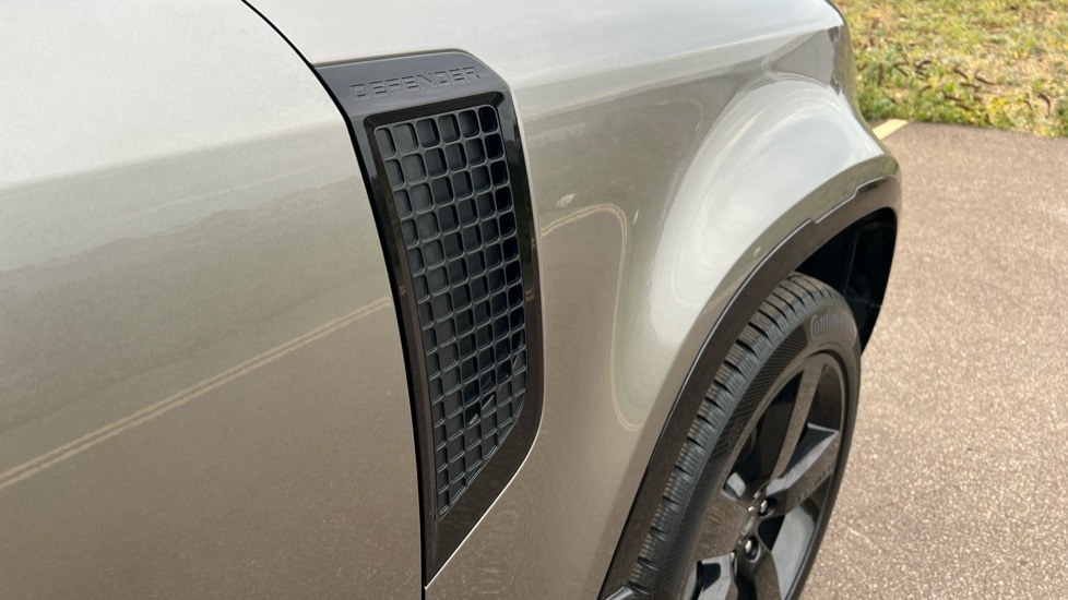 Used Land Rover Defender 2022 for sale - 76104339: Photo 20