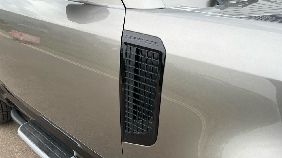 Used Land Rover Defender 2022 for sale - 76104339: Photo 22