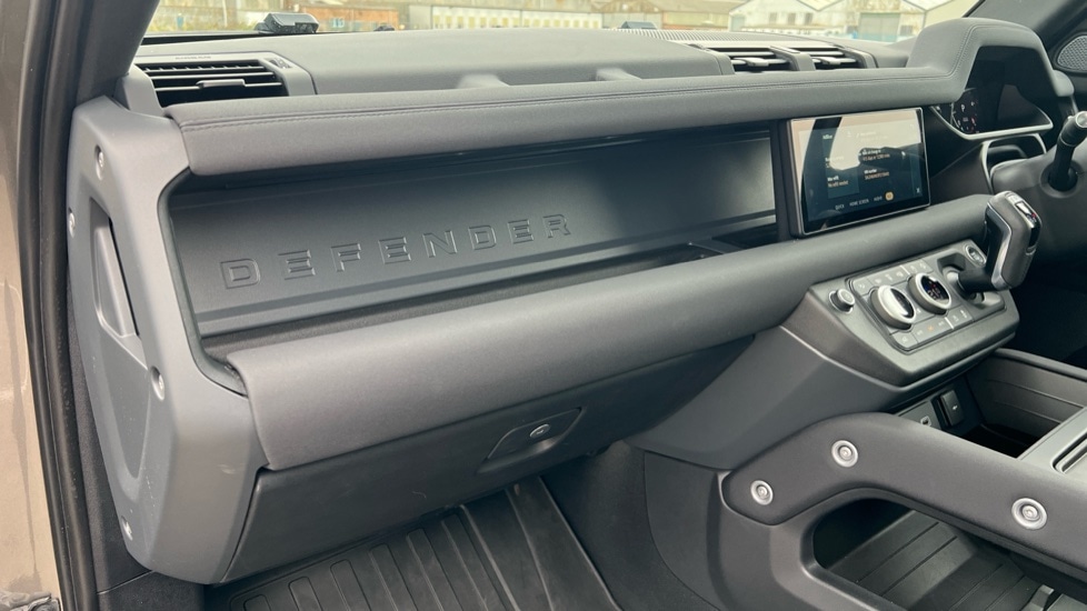 Used Land Rover Defender 2022 for sale - 76104339: Photo 35