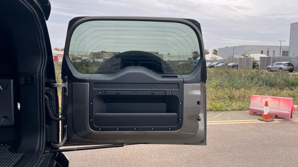 Used Land Rover Defender 2022 for sale - 76104339: Photo 36