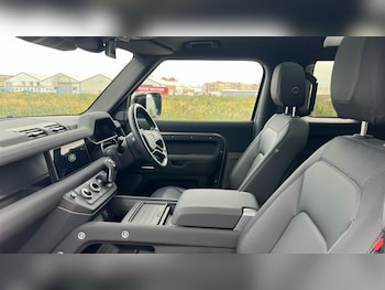 Used Land Rover Defender 2022 for sale - 76104339: Photo 3
