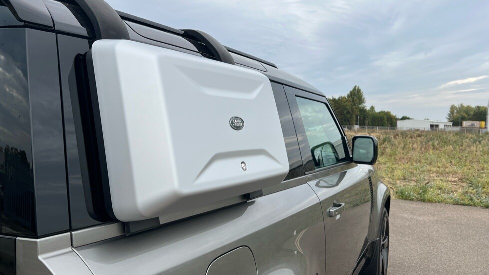 Used Land Rover Defender 2022 for sale - 76104339: Photo 42