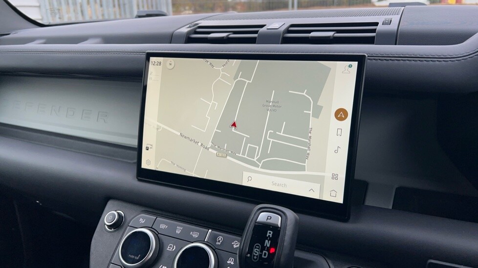 Used Land Rover Defender 2023 for sale - 76556922: Photo 11