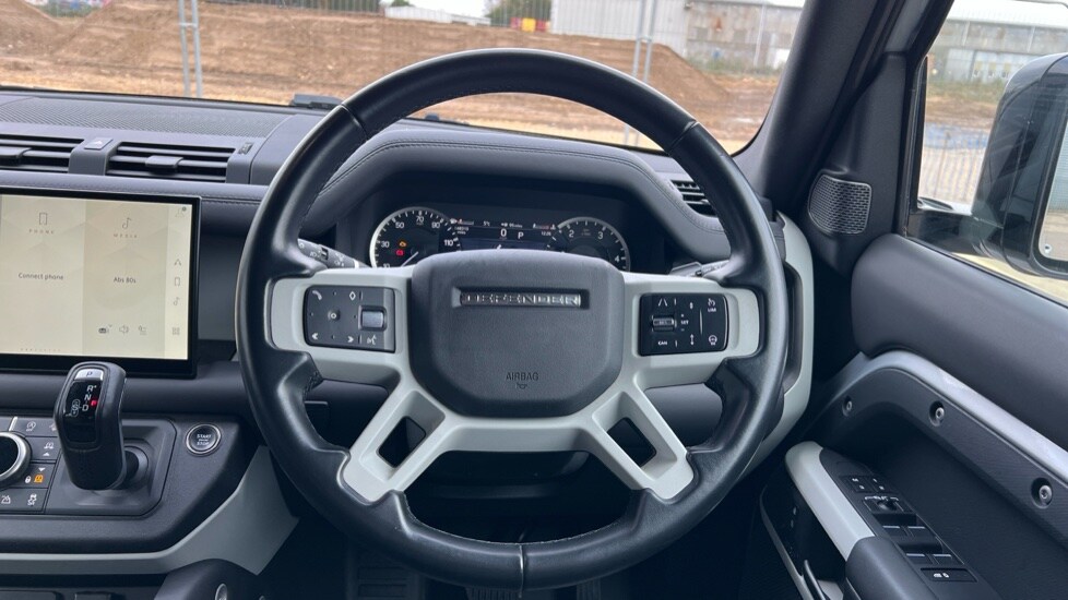 Used Land Rover Defender 2023 for sale - 76556922: Photo 15
