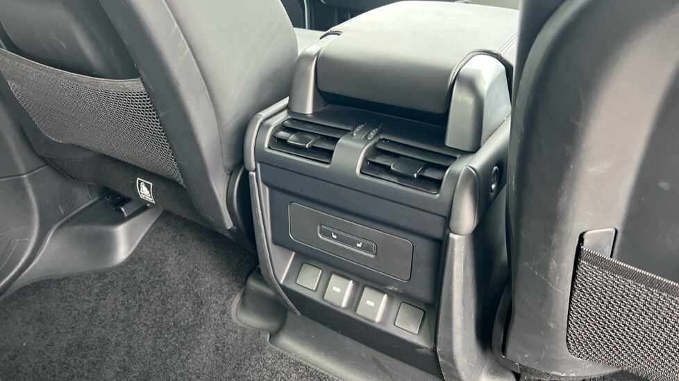 Used Land Rover Defender 2023 for sale - 76556922: Photo 18