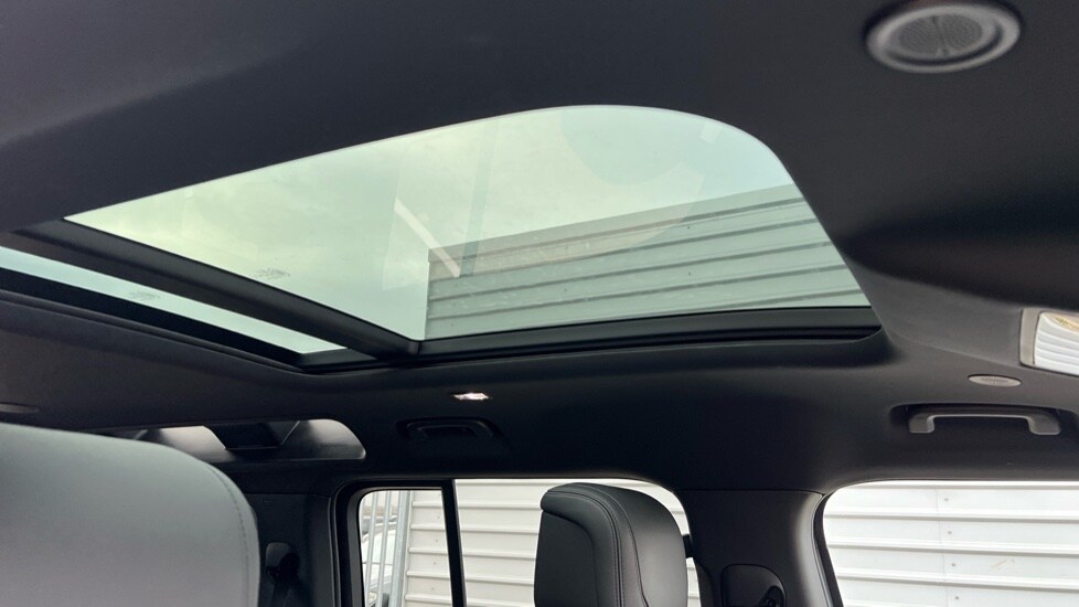 Used Land Rover Defender 2023 for sale - 76556922: Photo 21