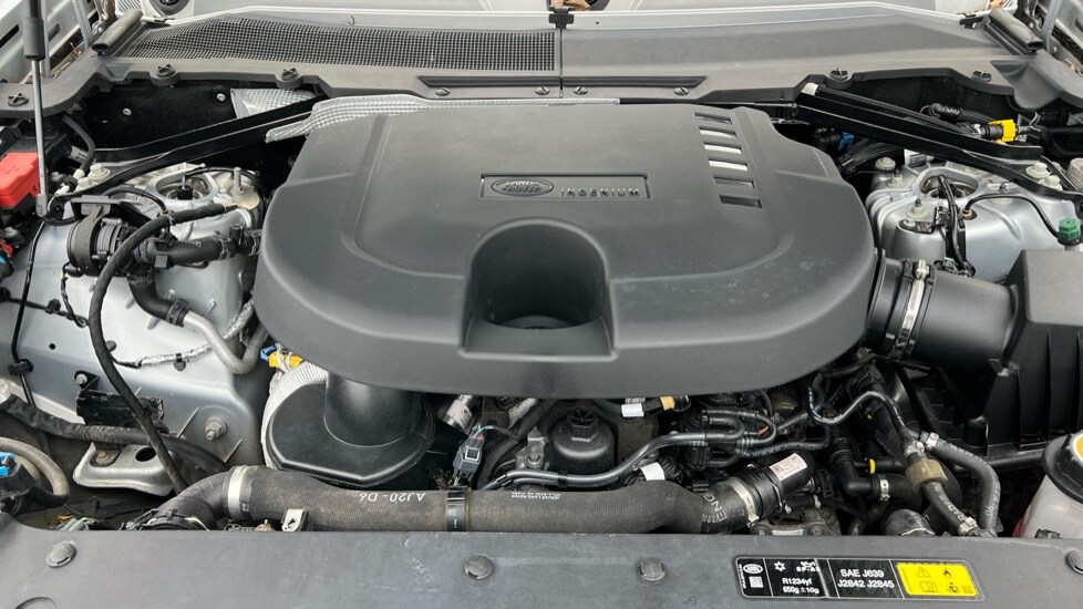 Used Land Rover Defender 2023 for sale - 76556922: Photo 30