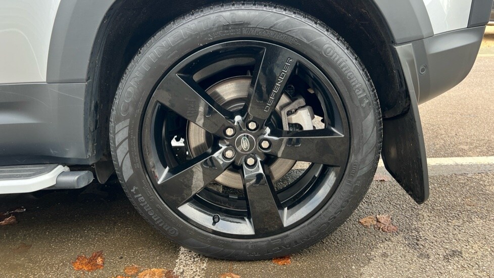 Used Land Rover Defender 2023 for sale - 76556922: Photo 32