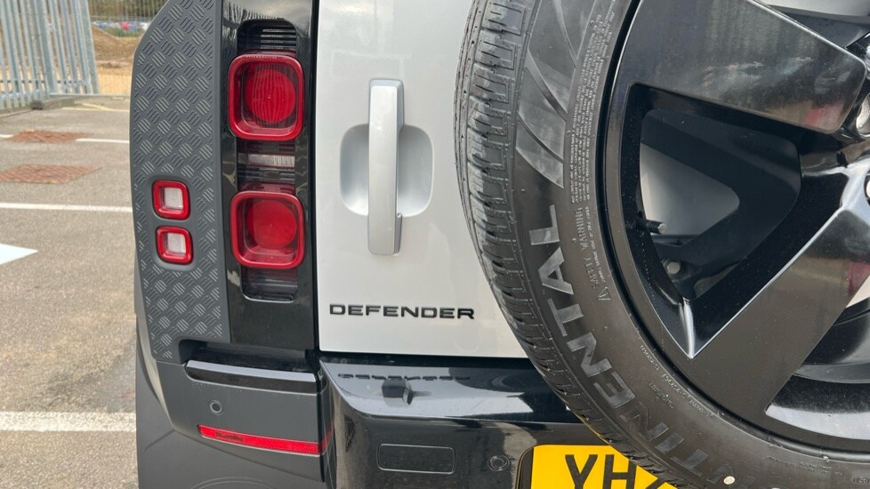 Used Land Rover Defender 2023 for sale - 76556922: Photo 38