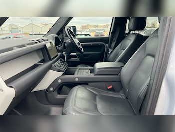 Used Land Rover Defender 2023 for sale - 76556922: Photo