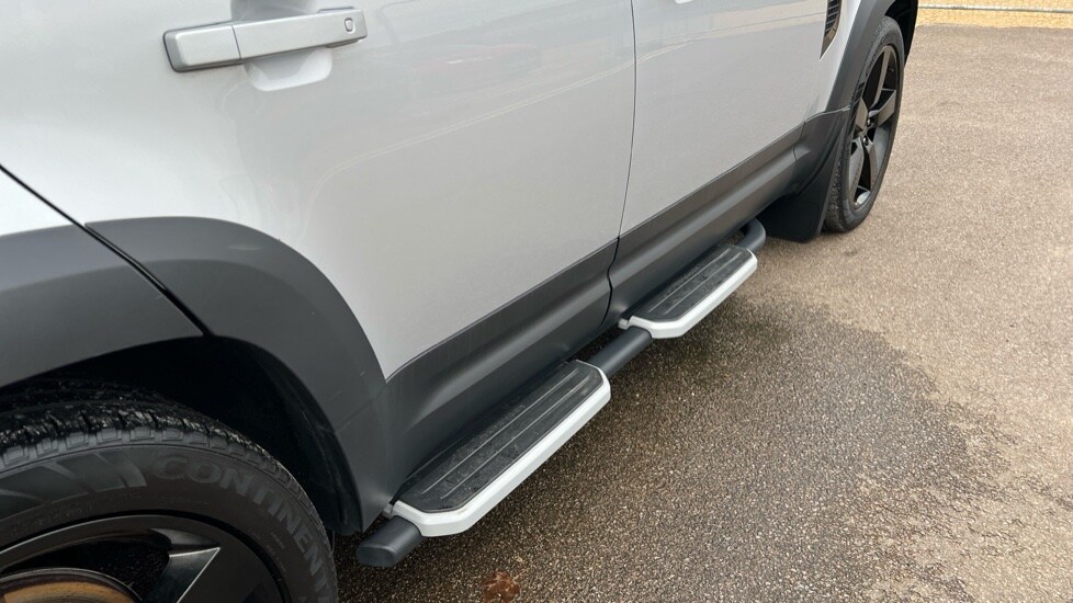 Used Land Rover Defender 2023 for sale - 76556922: Photo 40