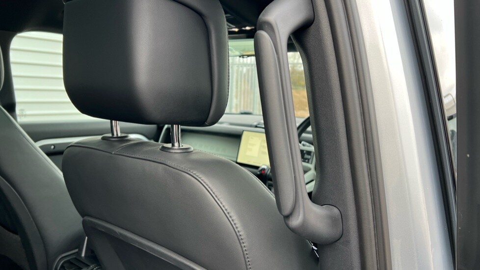 Used Land Rover Defender 2023 for sale - 76556922: Photo 44