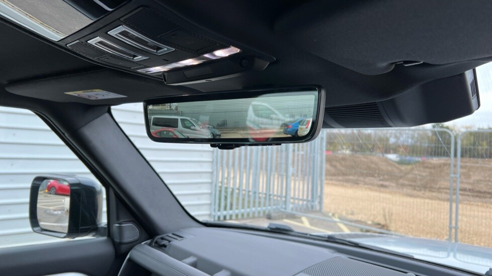 Used Land Rover Defender 2023 for sale - 76556922: Photo 48