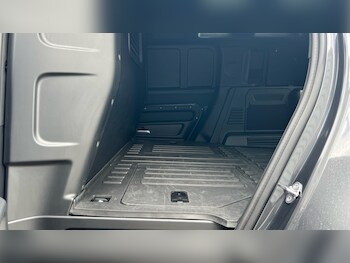 Used Land Rover Defender 2023 for sale - 75472534: Photo
