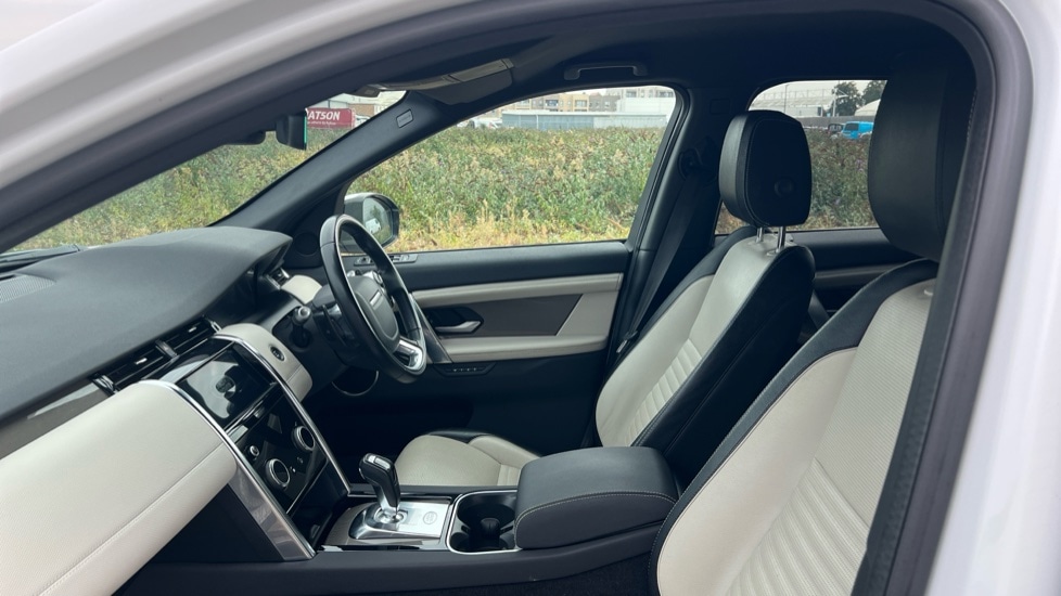 Used Land Rover Discovery Sport 2020 for sale - 76146198: Photo 3