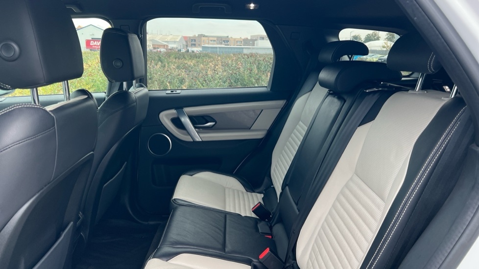 Used Land Rover Discovery Sport 2020 for sale - 76146198: Photo 4