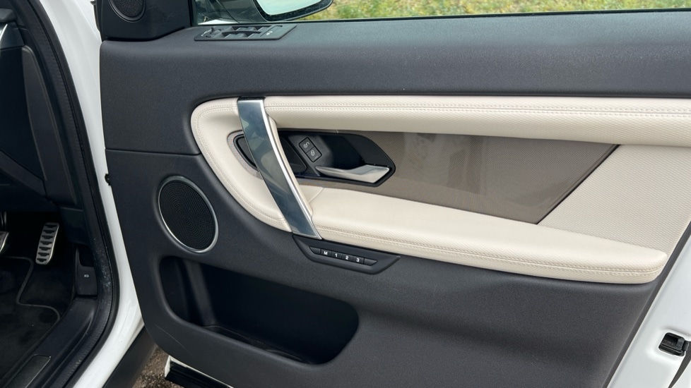 Used Land Rover Discovery Sport 2020 for sale - 76146198: Photo 45
