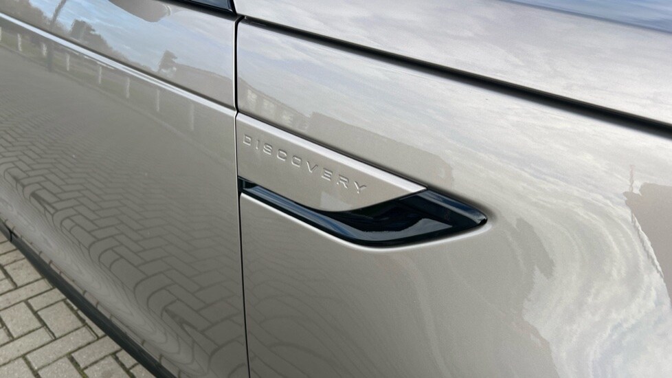 Used Land Rover Discovery 2024 for sale - 76312407: Photo 24