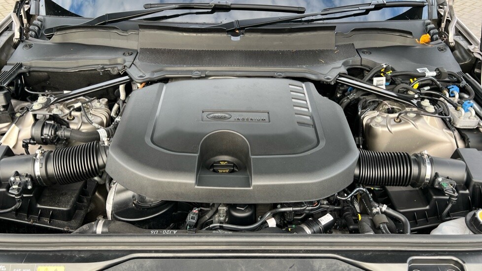 Used Land Rover Discovery 2024 for sale - 76312407: Photo 30