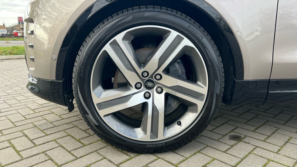 Used Land Rover Discovery 2024 for sale - 76312407: Photo 31