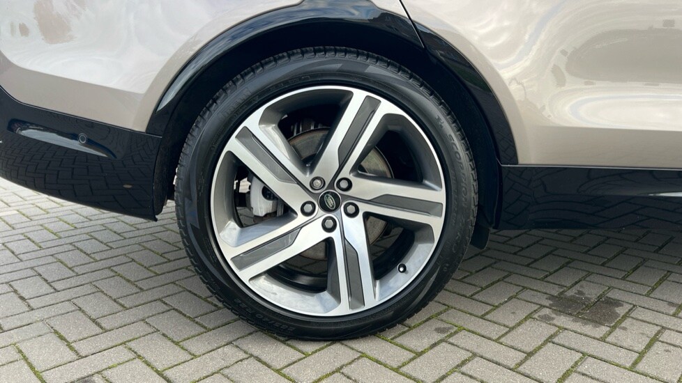 Used Land Rover Discovery 2024 for sale - 76312407: Photo 33