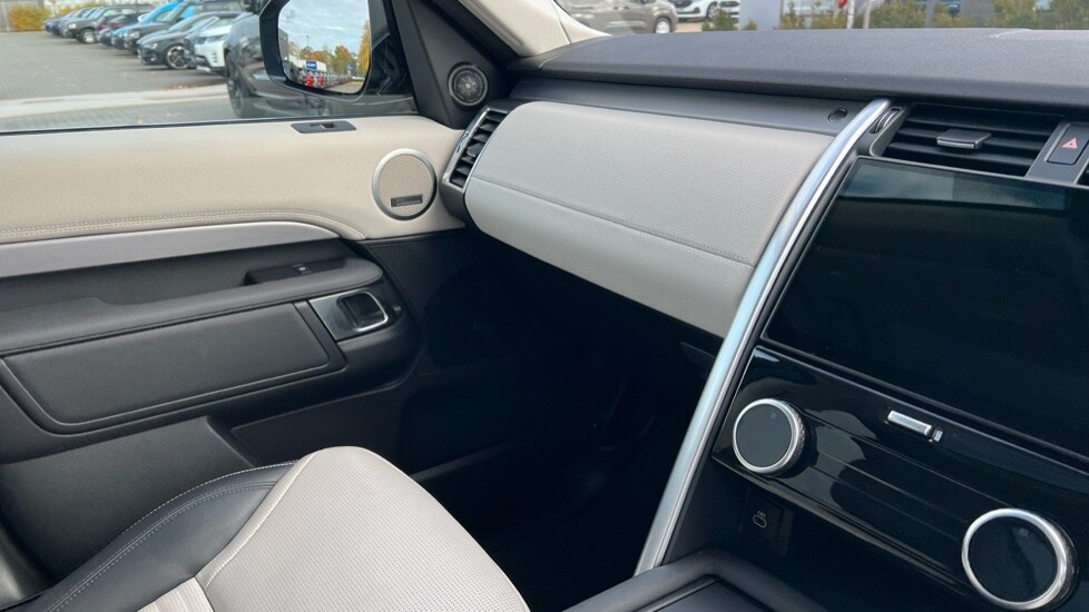 Used Land Rover Discovery 2024 for sale - 76312407: Photo 35