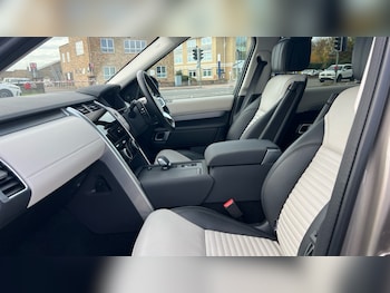 Used Land Rover Discovery 2024 for sale - 76312407: Photo