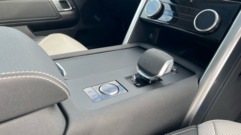 Used Land Rover Discovery 2024 for sale - 76312407: Photo 40