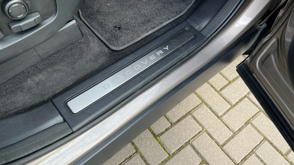 Used Land Rover Discovery 2024 for sale - 76312407: Photo 41
