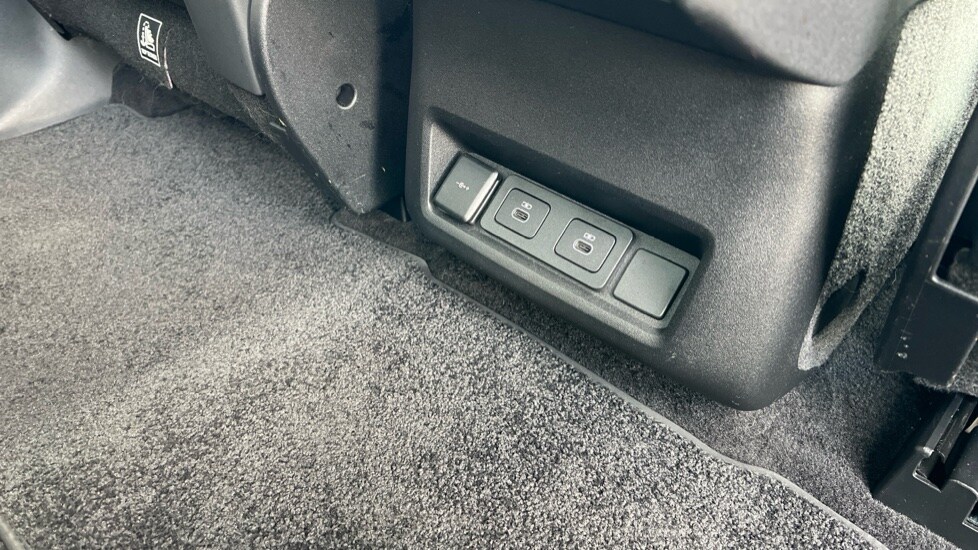 Used Land Rover Discovery 2024 for sale - 76312407: Photo 47