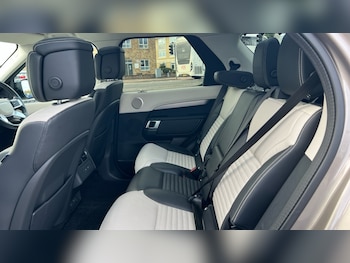 Used Land Rover Discovery 2024 for sale - 76312407: Photo