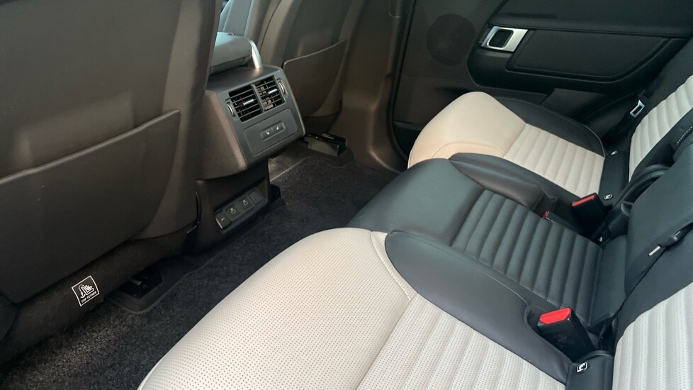 Used Land Rover Discovery 2024 for sale - 76312407: Photo 50