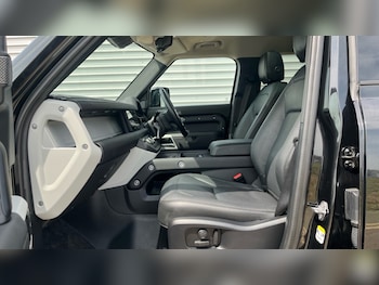 Used Land Rover Defender 2024 for sale - 75464836: Photo