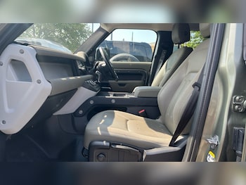 Used Land Rover Defender 2021 for sale - 75472448: Photo