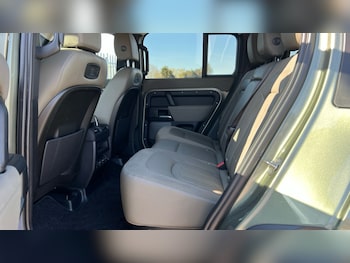 Used Land Rover Defender 2021 for sale - 75472448: Photo