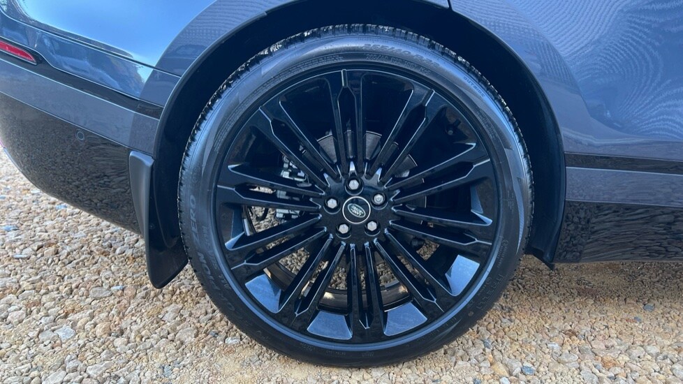 Used Land Rover Range Rover Velar 2025 for sale - 76302443: Photo 31