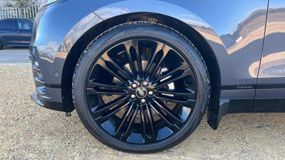 Used Land Rover Range Rover Velar 2025 for sale - 76302443: Photo 33