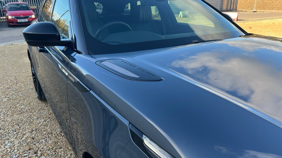 Used Land Rover Range Rover Velar 2025 for sale - 76302443: Photo 34