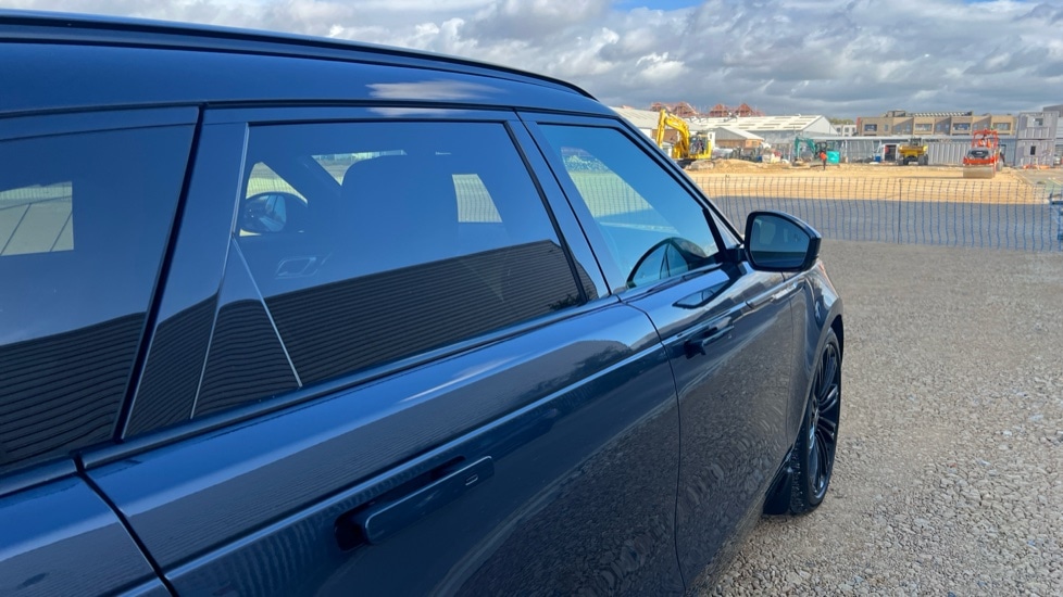 Used Land Rover Range Rover Velar 2025 for sale - 76302443: Photo 40