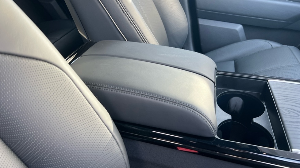 Used Land Rover Range Rover Velar 2025 for sale - 76302443: Photo 51