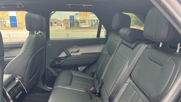 Used Land Rover Range Rover Sport 2023 for sale - 76145891: Photo 4