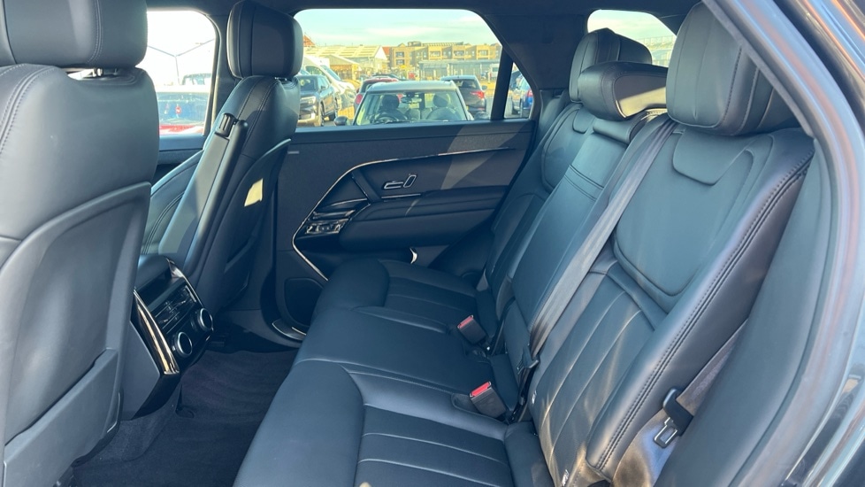 Used Land Rover Range Rover Sport 2023 for sale - 76766049: Photo 4