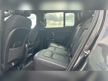 Used Land Rover Defender 2023 for sale - 75554366: Photo