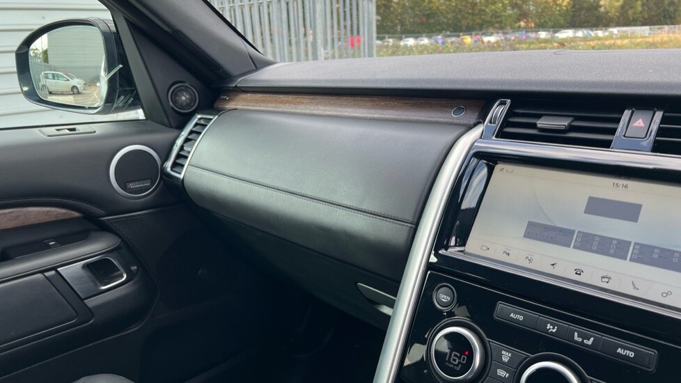 Used Land Rover Discovery 2019 for sale - 76086592: Photo 35